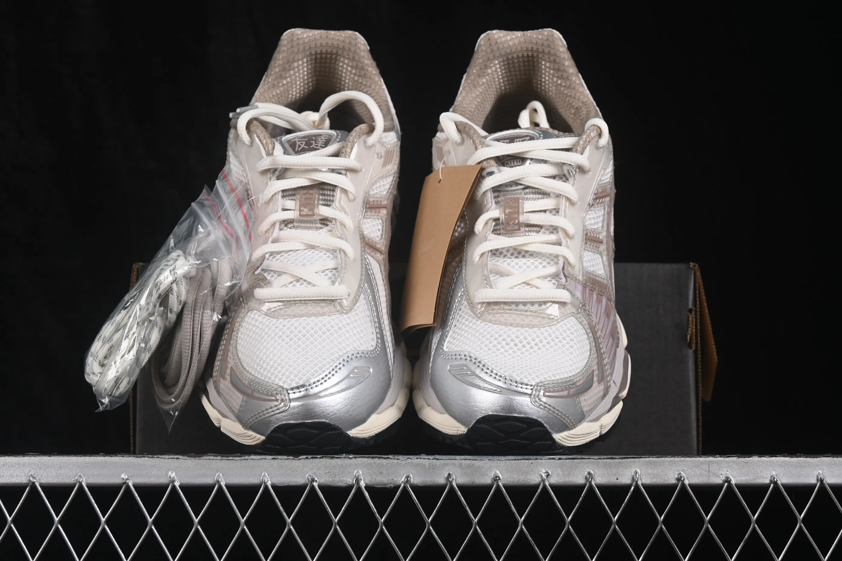 All categories Asics ASICS series Asics Gel-Nimbus 12.1 C version pure original Asics Gel-Nimbus 12.1 ASICS retro breathable casual shoes cushioning men's wear-resistant running shoes 1203B144-100